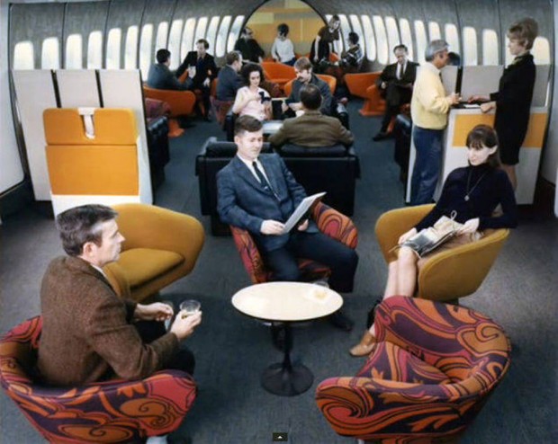 Στο-εσωτερικό-ενός-αεροπλάνου-το-1970-01